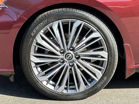 Used 2024 Nissan Altima 2.5 SL FWD image 26