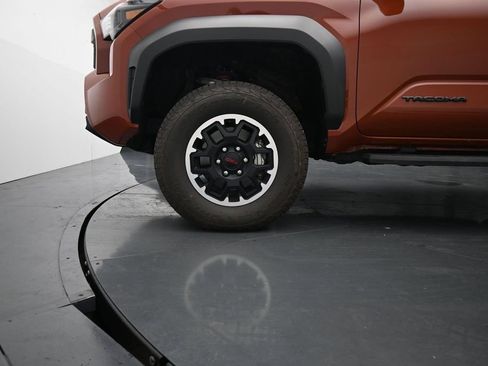 Used 2025 Toyota Tacoma TRD Off-Road AWD/4WD image 15