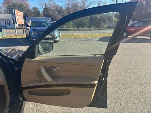 Used 2010 BMW 328i xDrive Sedan image 15