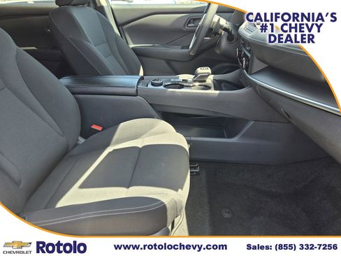 Used 2024 Nissan Rogue S image 11