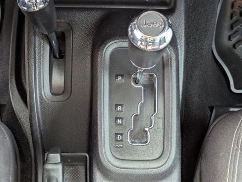 Used 2013 Jeep Wrangler Unlimited Rubicon w/ Connectivity Group AWD/4WD image 11
