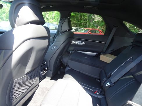 New 2025 Genesis GV70 2.5T w/ Sport Prestige Package image 11