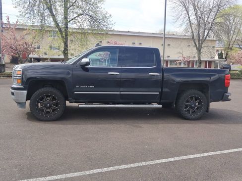 Used 2015 Chevrolet Silverado 1500 LTZ Z71 AWD/4WD image 3