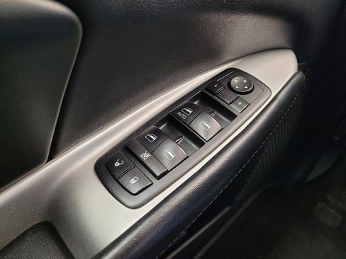 Used 2017 Dodge Journey SE w/ Flexible Seating Group image 27