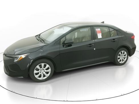 New 2026 Toyota Corolla LE image 2