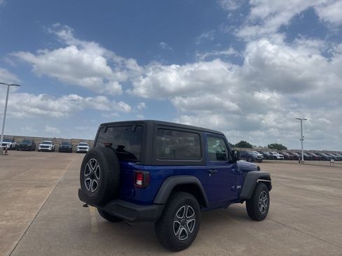 Used 2020 Jeep Wrangler Sport AWD/4WD image 18