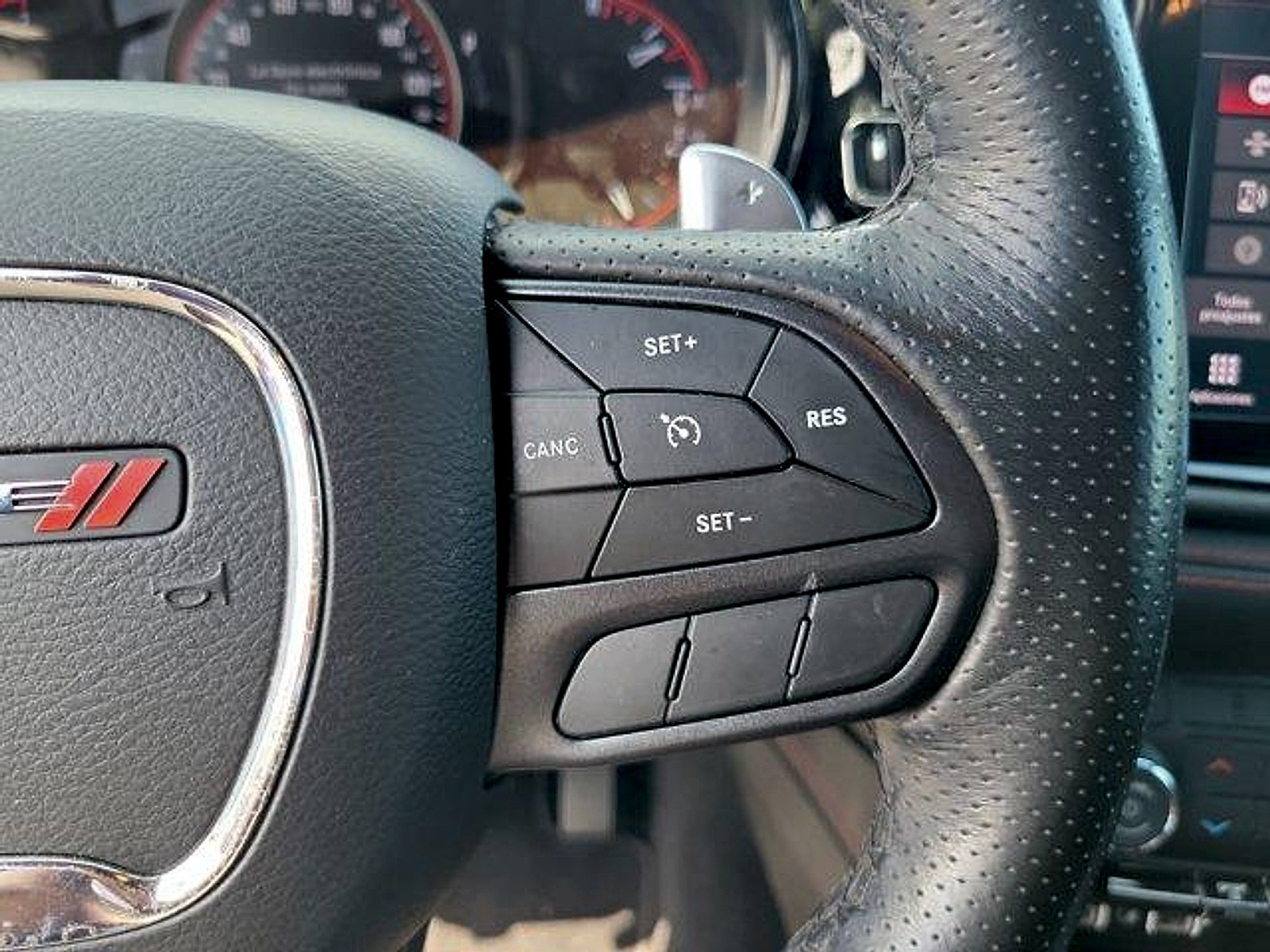 Certified 2023 Dodge Durango R/T w/ Blacktop Package RWD image 33