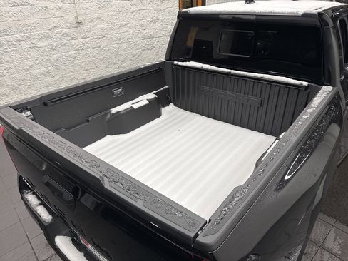 New 2025 Toyota Tacoma SR5 image 9