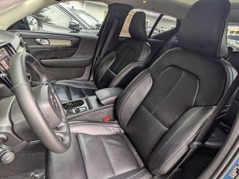 Certified 2023 Volvo XC40 B5 Plus w/ Protection Package Premier AWD/4WD image 13