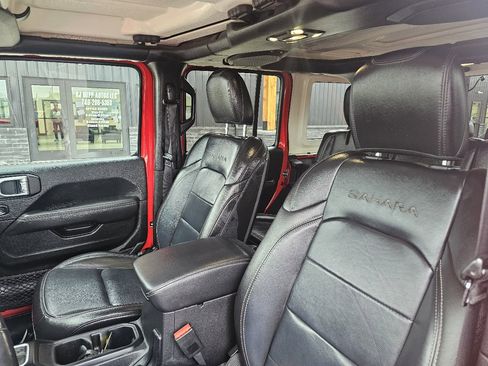 Used 2021 Jeep Wrangler Unlimited Sahara w/ Cold Weather Group image 18