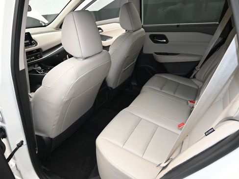 Used 2023 Nissan Rogue SV w/ SV Premium B Package image 14