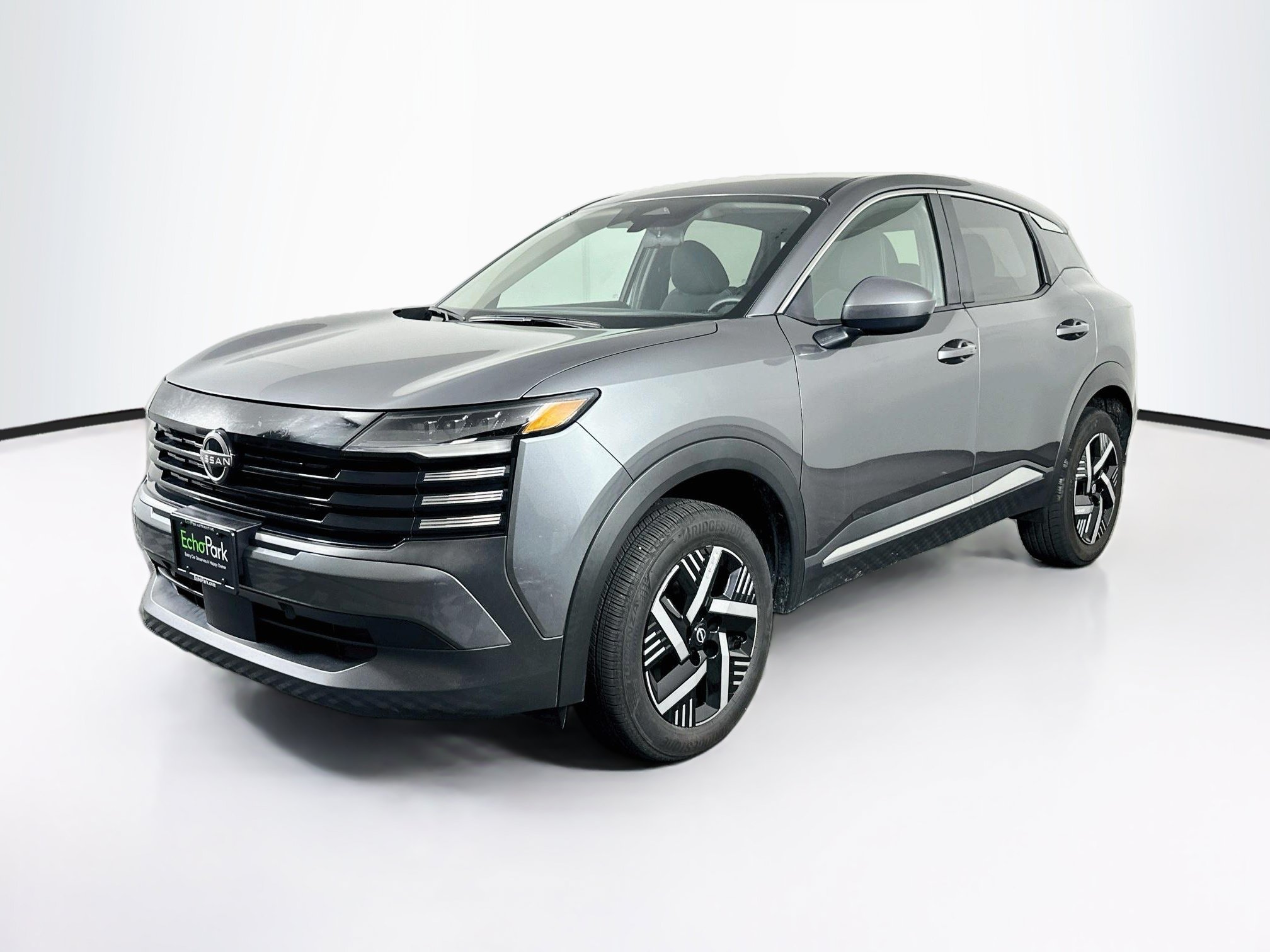 Used 2025 Nissan Kicks SV FWD image 3