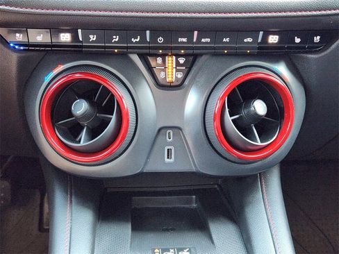 Used 2021 Chevrolet Blazer RS w/ Enhanced Convenience Package image 15