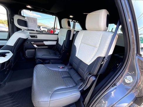 Used 2024 Toyota Sequoia Capstone AWD/4WD image 37