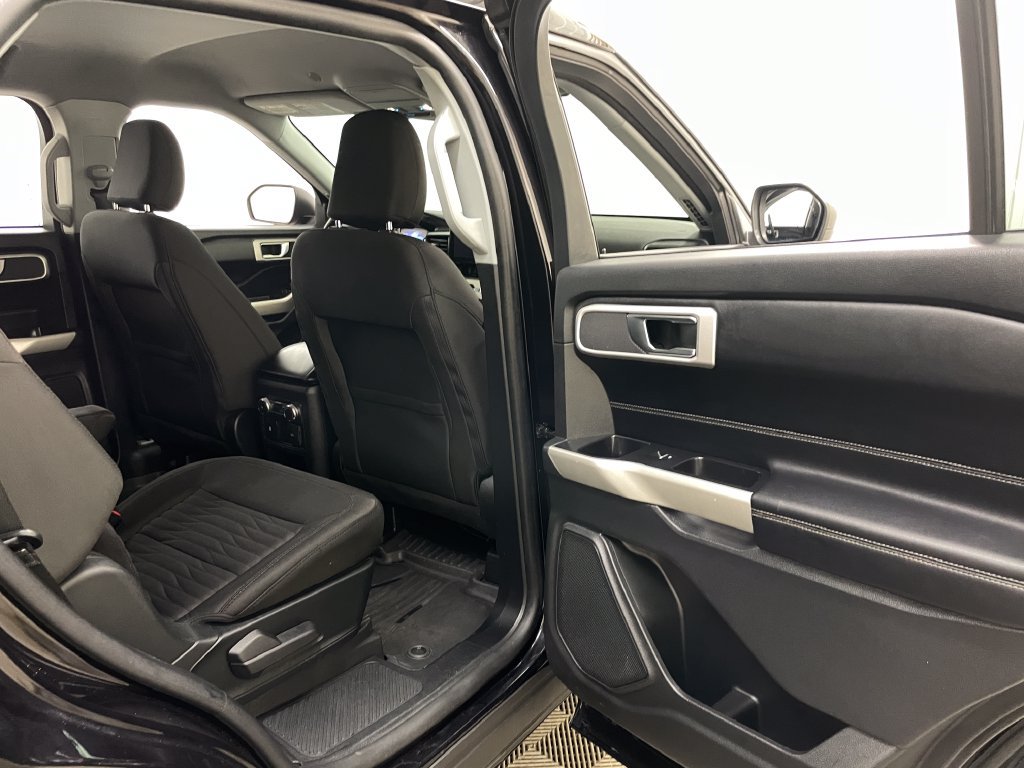 Used 2021 Ford Explorer XLT AWD/4WD image 41