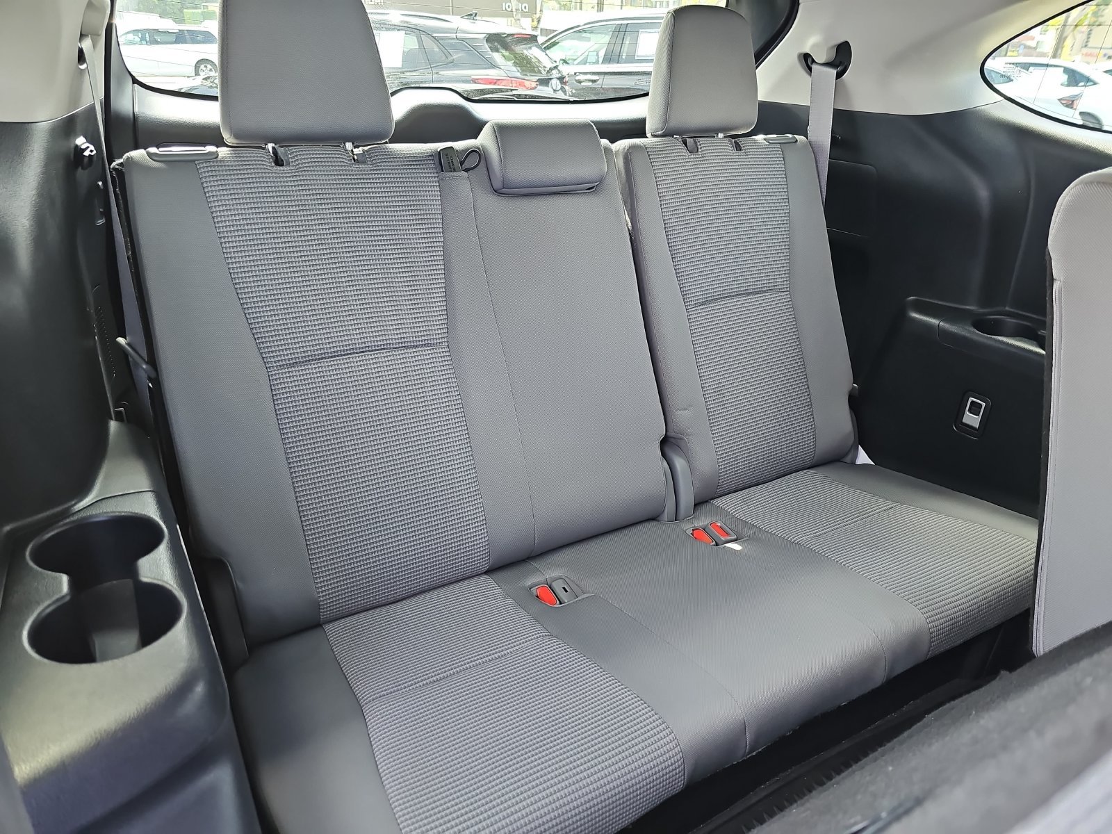 Used 2023 Toyota Highlander L FWD image 12