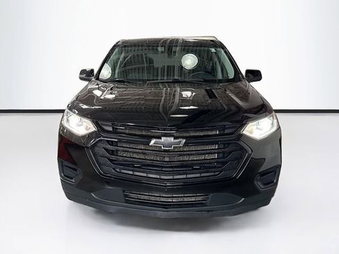 Used 2021 Chevrolet Traverse LS w/ LPO, Black Accent Package FWD image 4