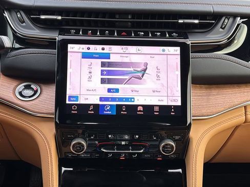 New 2025 Jeep Grand Cherokee Summit image 24