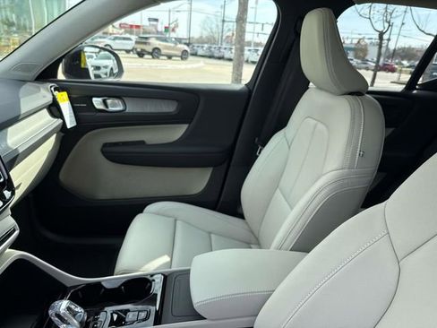 New 2026 Volvo XC40 B5 Ultra image 18