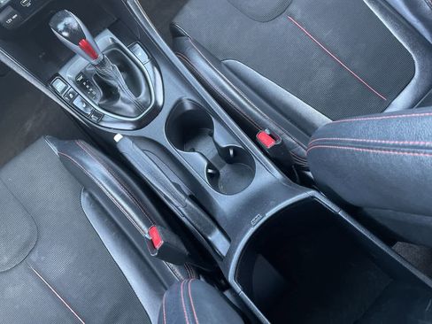 Used 2019 Hyundai Veloster 2.0 Premium image 23