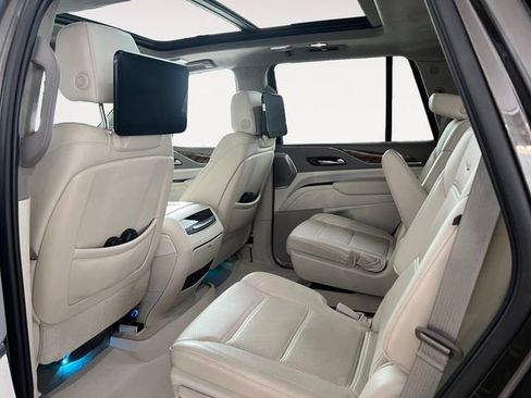 Used 2021 Cadillac Escalade Premium Luxury Platinum image 11