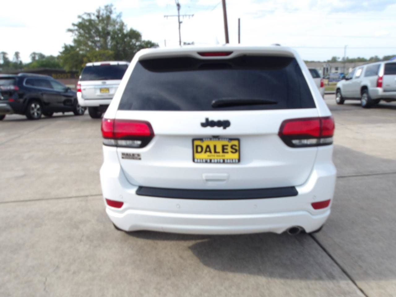 Used 2020 Jeep Grand Cherokee Altitude RWD image 12