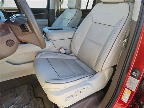 Used 2021 GMC Yukon XL Denali w/ Denali Premium Package AWD/4WD image 16