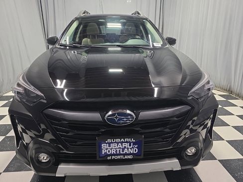 Used 2023 Subaru Outback Limited image 2