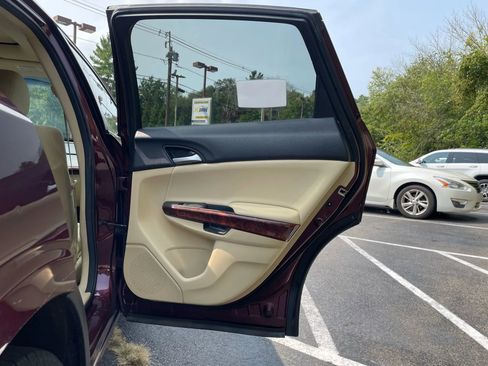 Used 2012 Honda Crosstour EX image 23