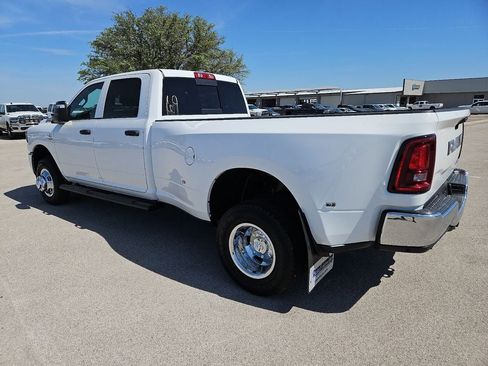 New 2026 RAM 3500 Tradesman AWD/4WD image 4