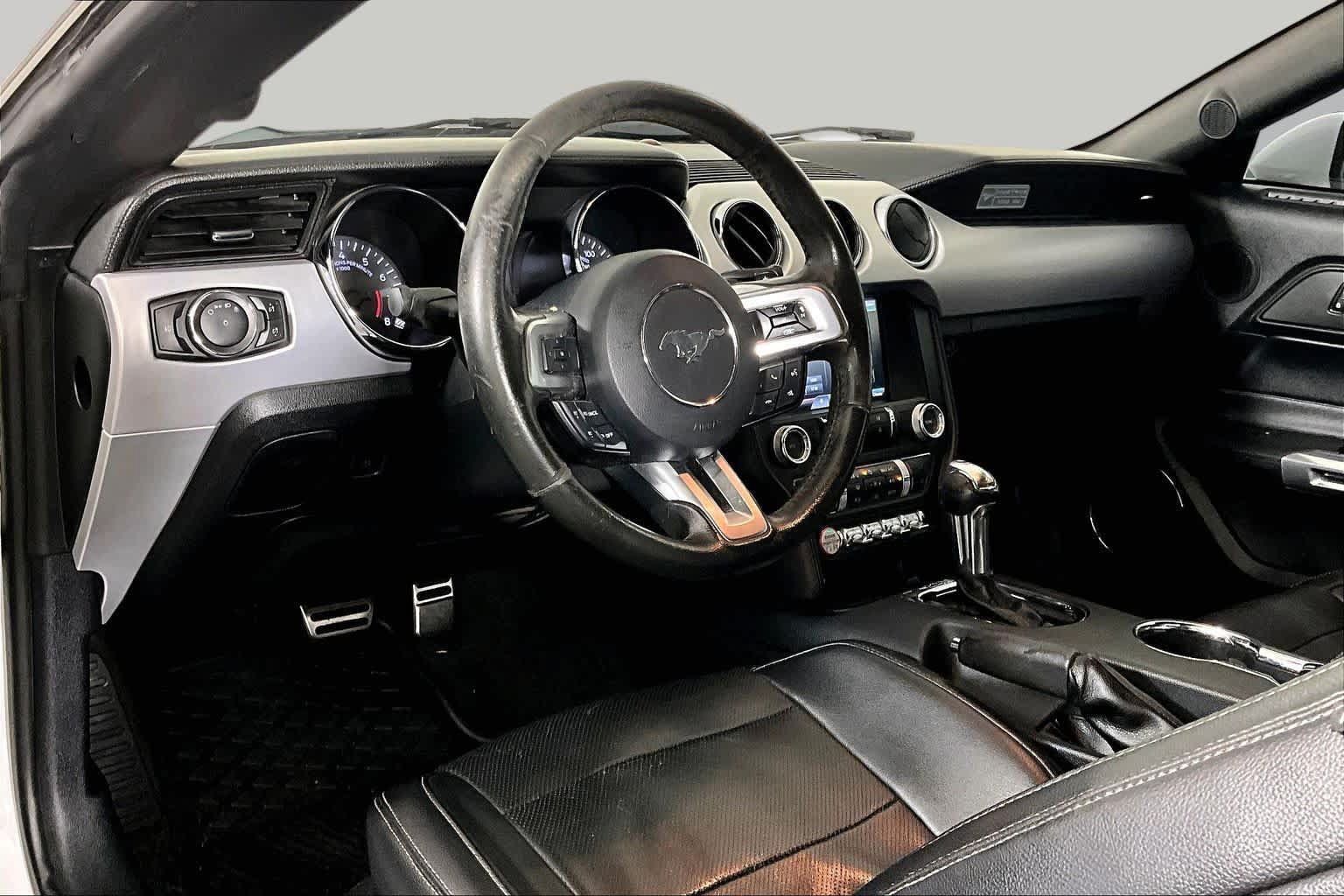 Used 2015 Ford Mustang Premium RWD image 15