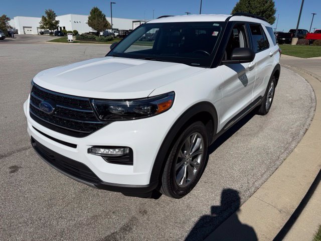 Used 2021 Ford Explorer XLT w/ Equipment Group 202A AWD/4WD image 25