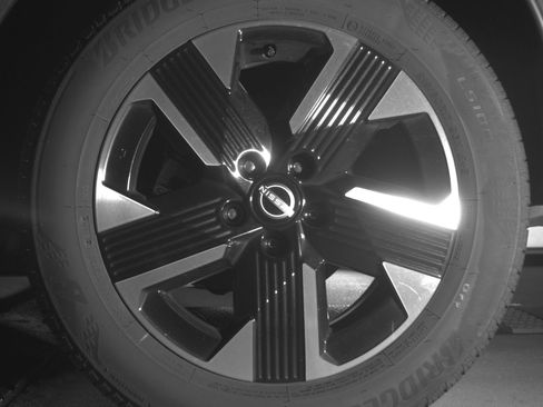 Used 2025 Nissan Kicks SV image 14