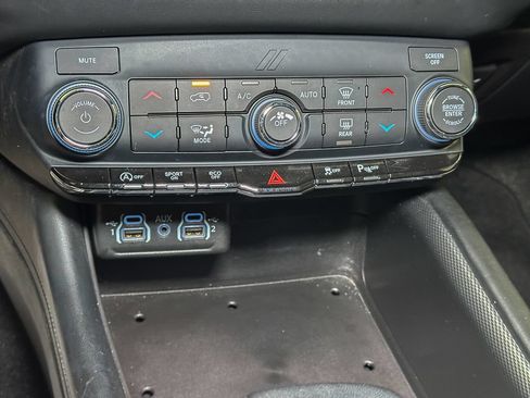 Used 2021 Dodge Durango GT w/ Blacktop Package AWD/4WD image 31