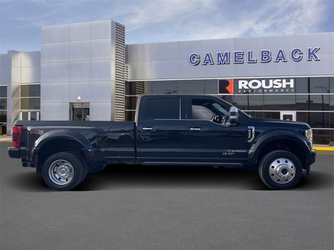 Certified 2022 Ford F450 Platinum w/ FX4 Off-Road Package image 6