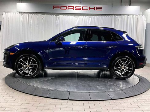 Used 2025 Porsche Macan image 2