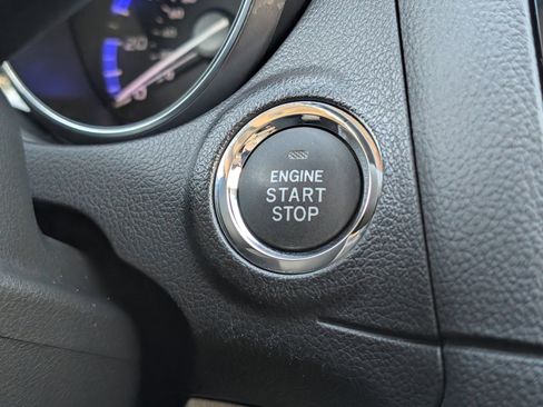 Used 2017 Subaru Outback 2.5i Limited image 16