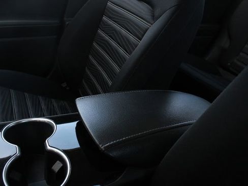 Used 2016 Ford Fusion SE image 18