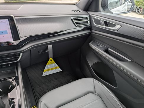 New 2026 Volkswagen Atlas Cross Sport SEL R-Line AWD/4WD image 18