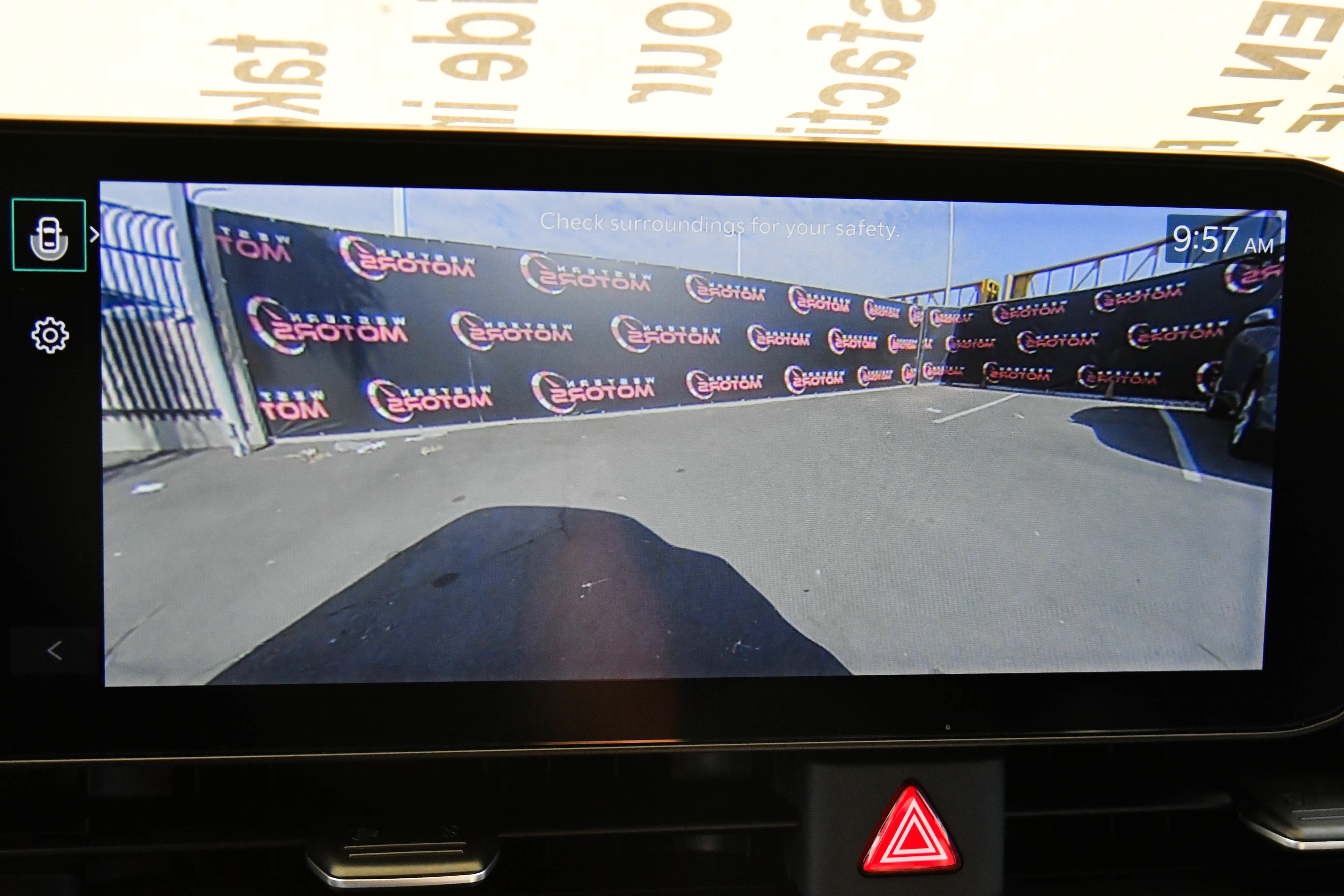 Used 2025 Kia Carnival FWD image 22