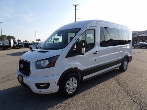 Used 2025 Ford Transit 350 XLT RWD image 3