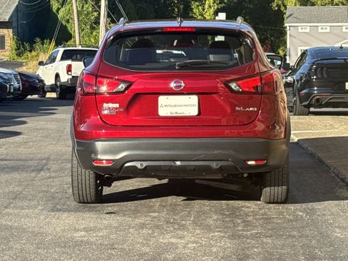 Used 2019 Nissan Rogue Sport SL w/ Premium Package image 4