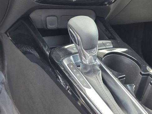 Used 2025 Chevrolet Trax LT FWD image 22