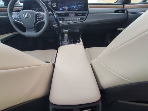 Used 2024 Lexus ES 350 w/ Premium Package FWD image 30