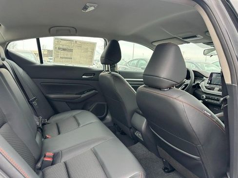 New 2025 Nissan Altima 2.5 SR image 4