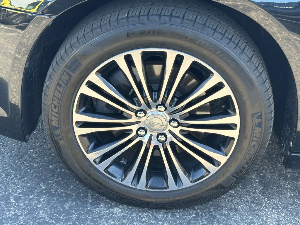 Used 2013 Chrysler 300 S AWD/4WD image 9