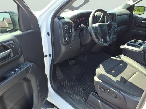 Used 2024 Chevrolet Silverado 1500 Custom Trail Boss w/ LPO, Dark Essentials Package AWD/4WD image 11