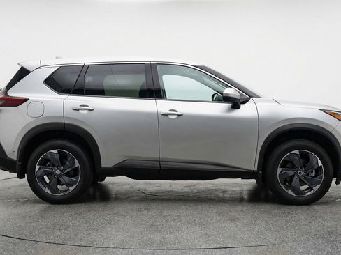Used 2025 Nissan Rogue SV image 11