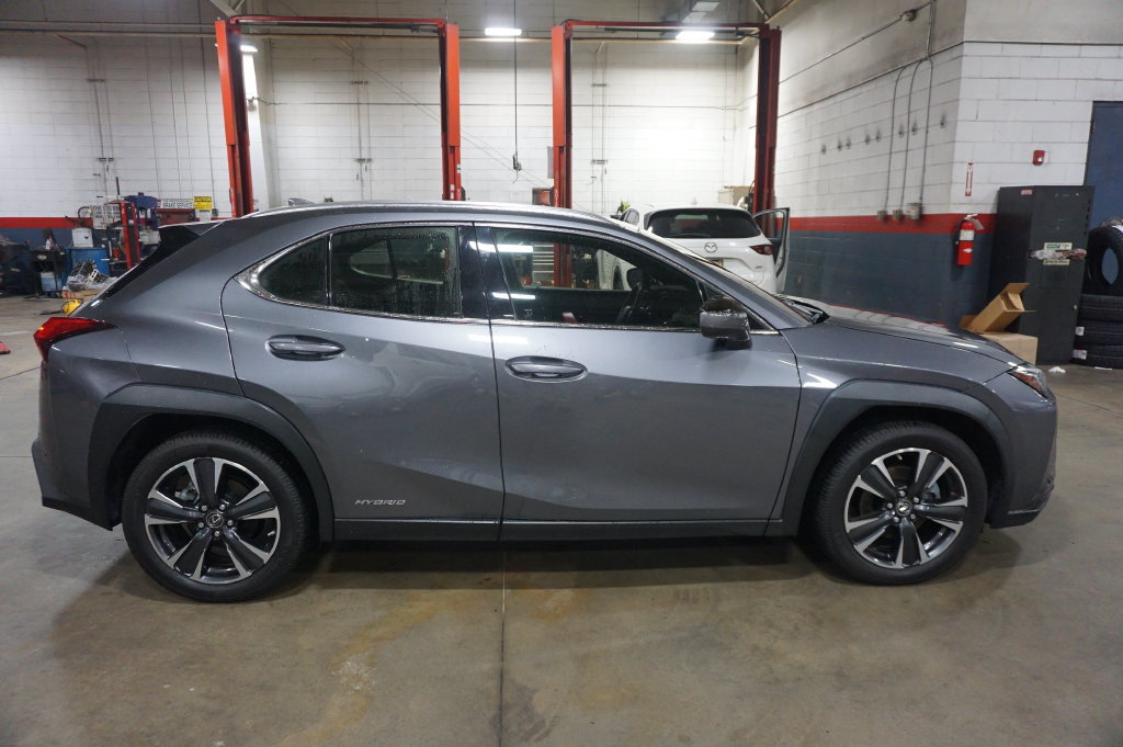 Used 2021 Lexus UX 250h w/ Accessory Package (Z2) AWD/4WD image 19