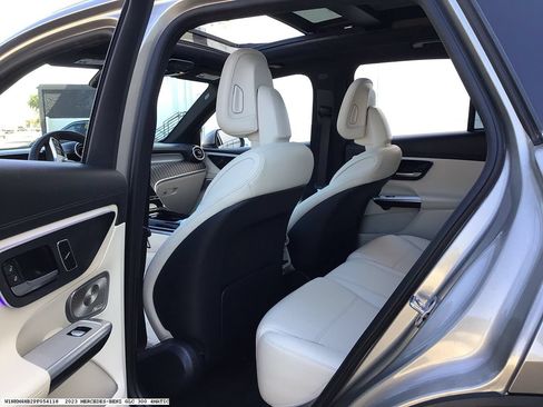 Used 2023 Mercedes-Benz GLC 300 4MATIC image 12